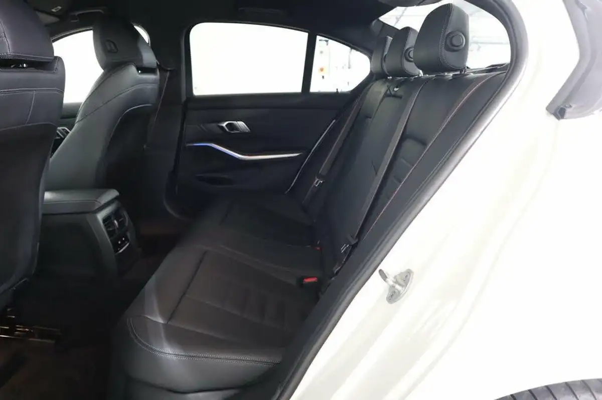 2021-bmw-3-series-20-320i-m-sport-saloon-4d-big-11