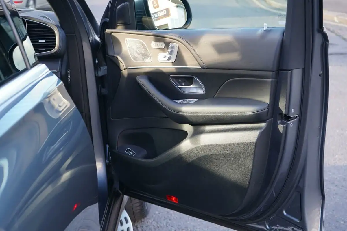 2021-mercedes-benz-gls-class-29d-gls400d-amg-line-premium-plus-big-18