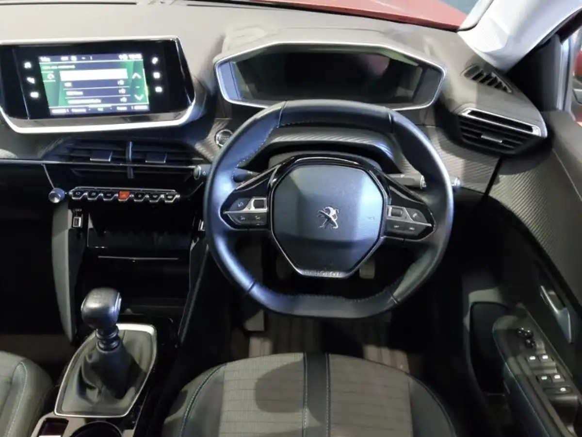 2020-peugeot-208-12-puretech-allure-100bhp-big-6