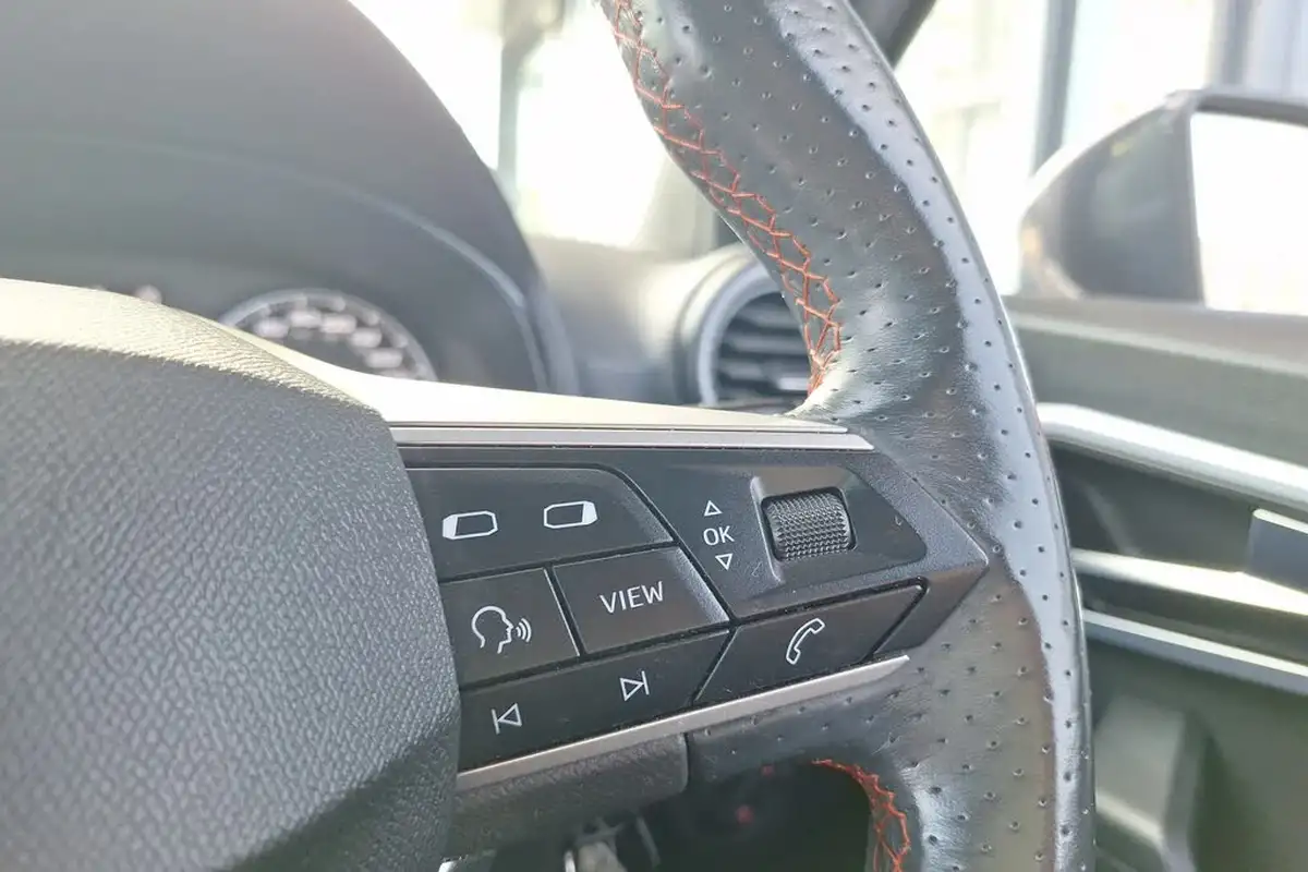 2022-seat-arona-10-tsi-fr-big-31