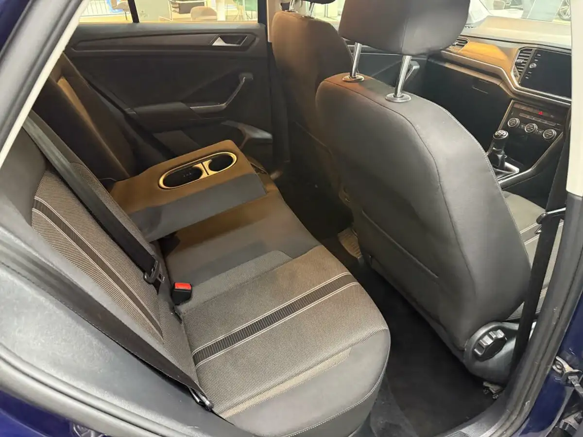 2019-volkswagen-t-roc-16tdi-se-big-18