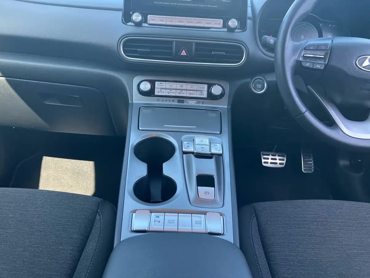 2020-hyundai-kona-e-premium-204ps-big-16
