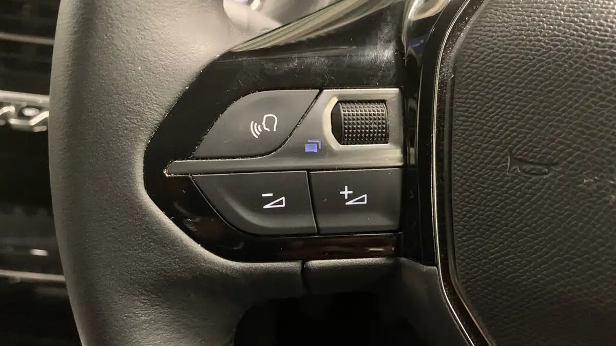 2022-peugeot-208-12-puretech-allure-100bhp-big-22