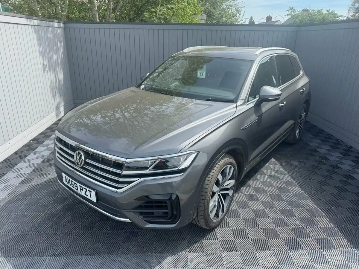 2019-volkswagen-touareg-30tdi-r-line-tech-286ps-big-0