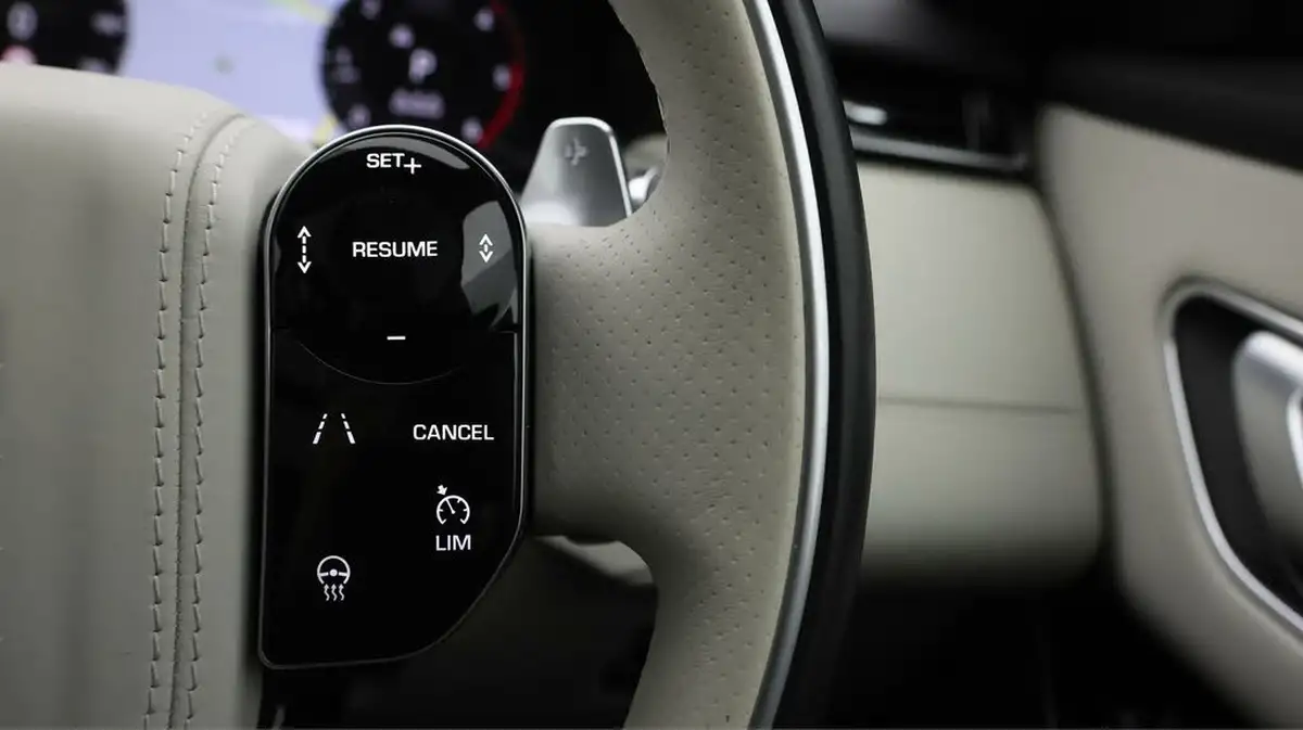 2019-land-rover-range-rover-velar-20-d240-r-dynamic-hse-big-22