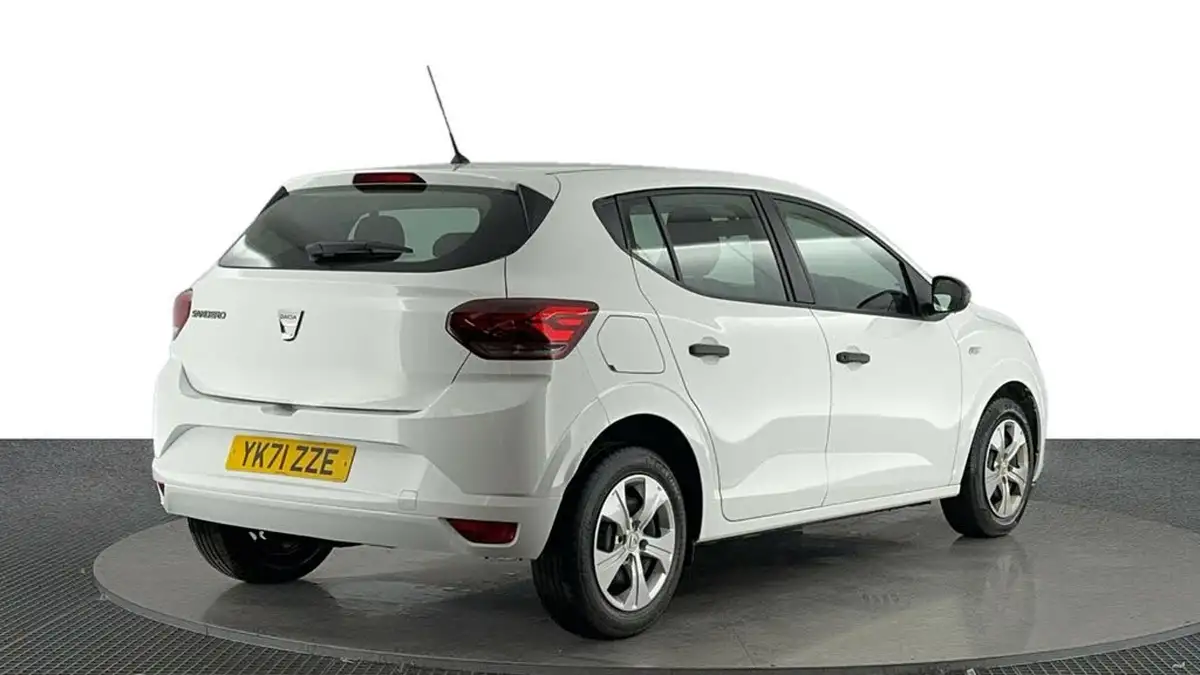 2021-dacia-sandero-10-tce-essential-90bhp-big-3