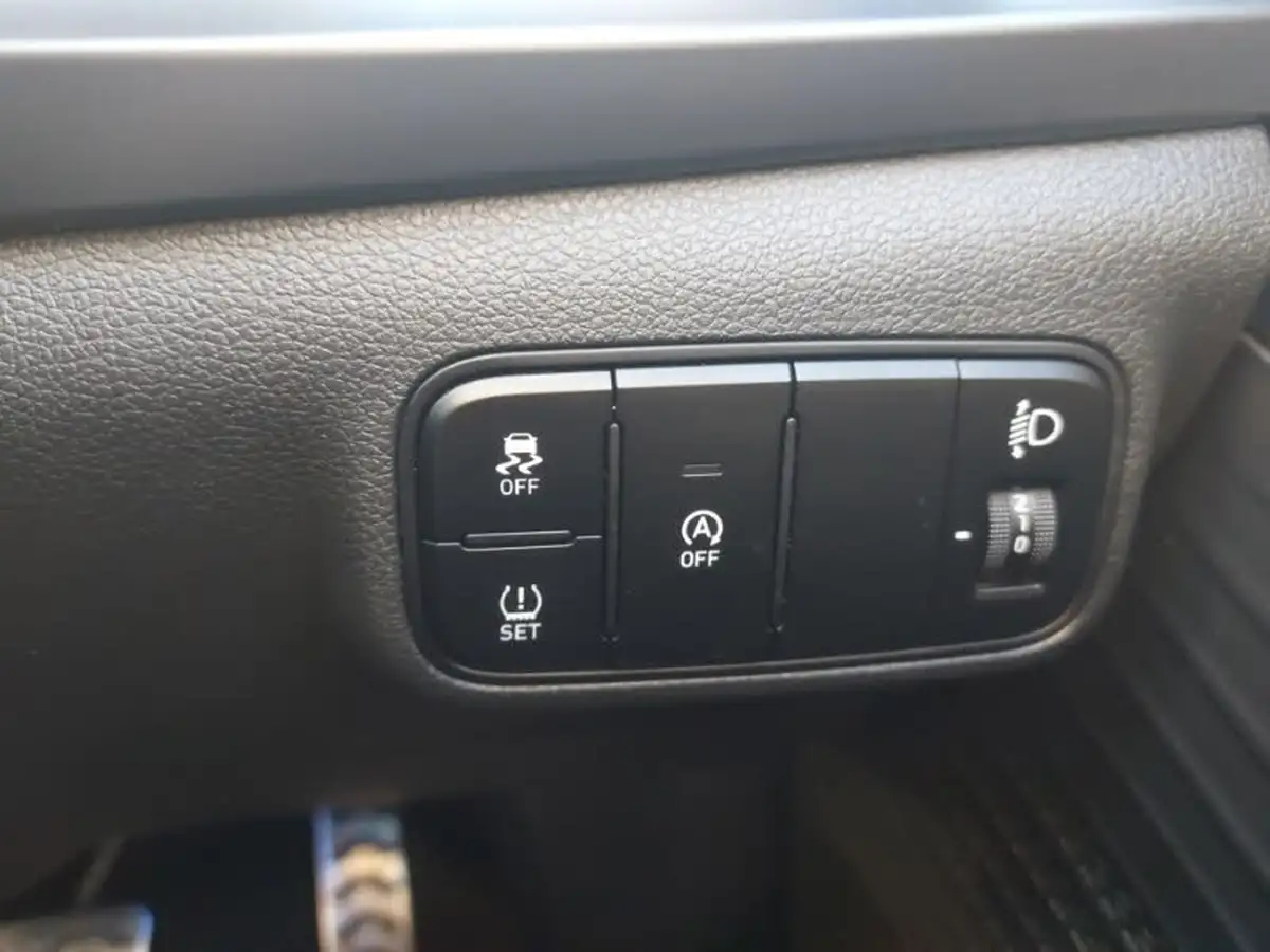 2022-hyundai-bayon-10-t-gdi-se-connect-dct-big-16