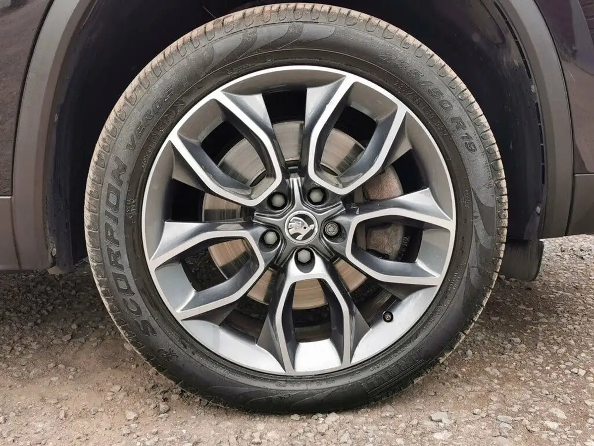 2017-skoda-kodiaq-20-tsi-scout-big-44