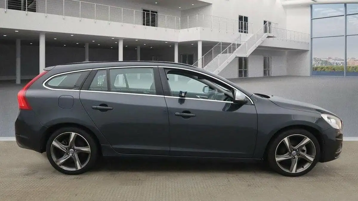 2012-volvo-v60-16td-d2-r-design-powershift-big-4