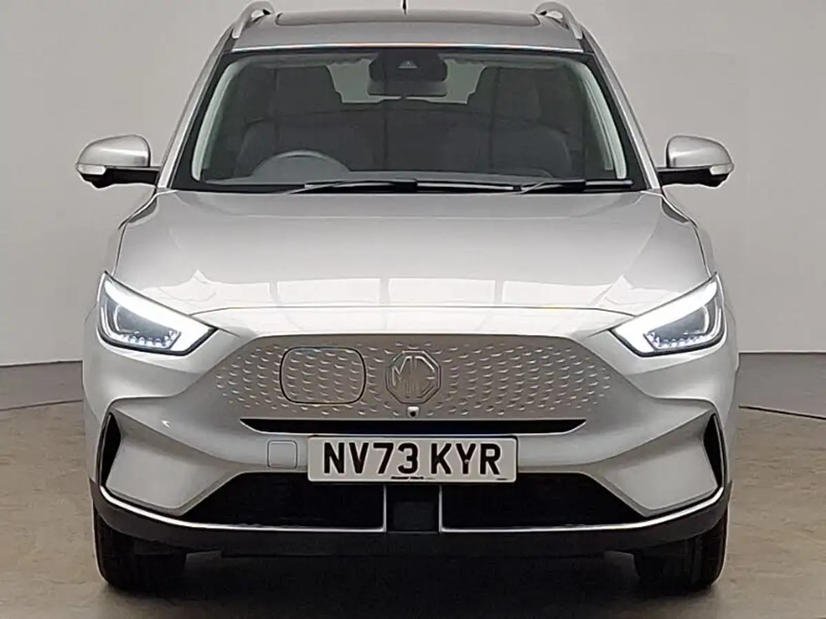 2023-mg-zs-suv-e-trophy-ev-156ps-long-range-big-11