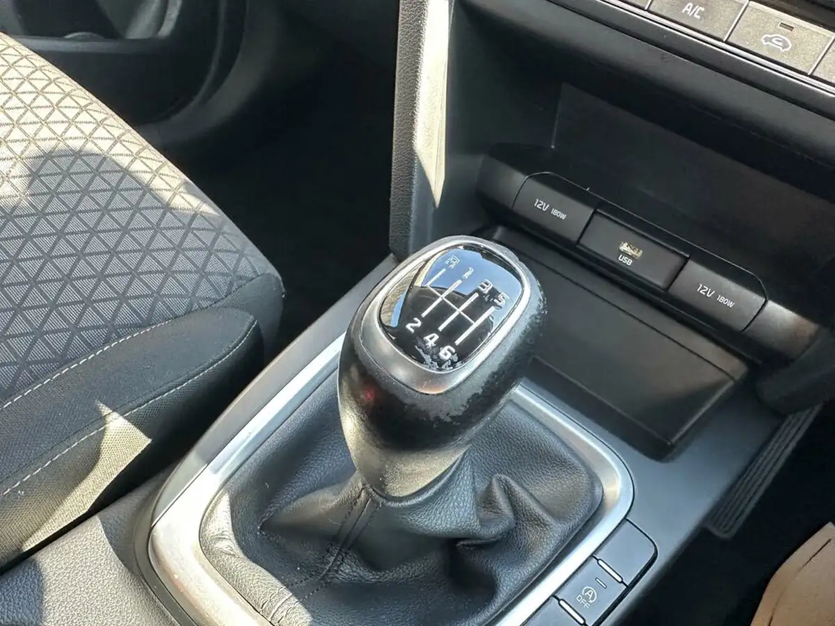 2020-kia-ceed-10-t-gdi-2-hatchback-big-19