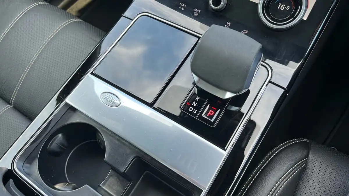2023-land-rover-range-rover-velar-20-d200-velar-big-12