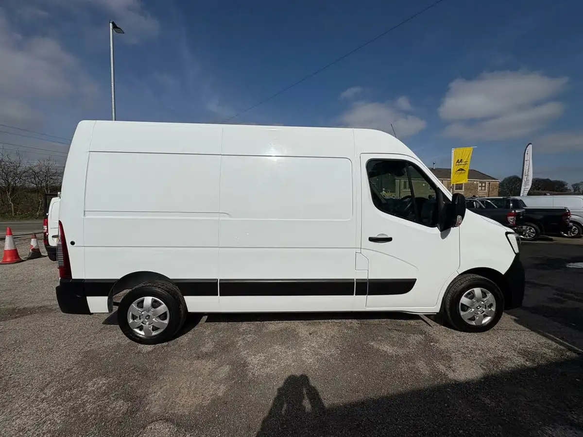 2020-renault-master-23dci-mm35-135-business-panel-big-4