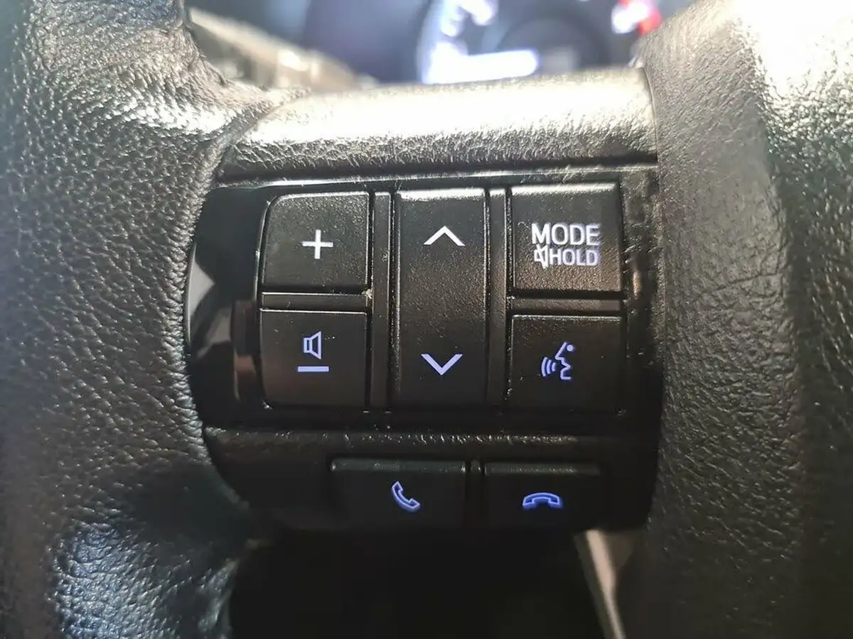 2021-toyota-hi-lux-24d-4d-icon-150hpeu6dt-e-big-29