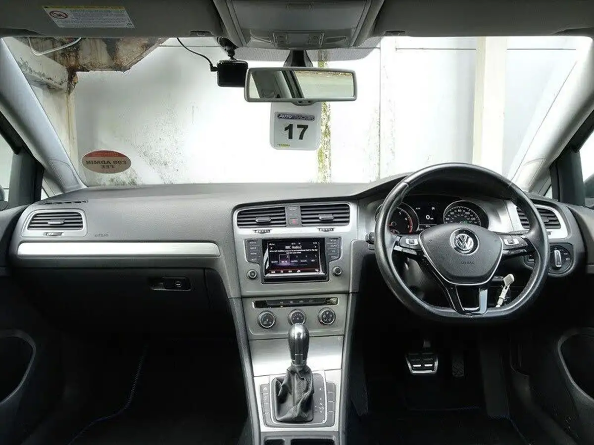 2013-volkswagen-golf-14-se-ss-hatchback-5d-1395cc-dsg-big-8