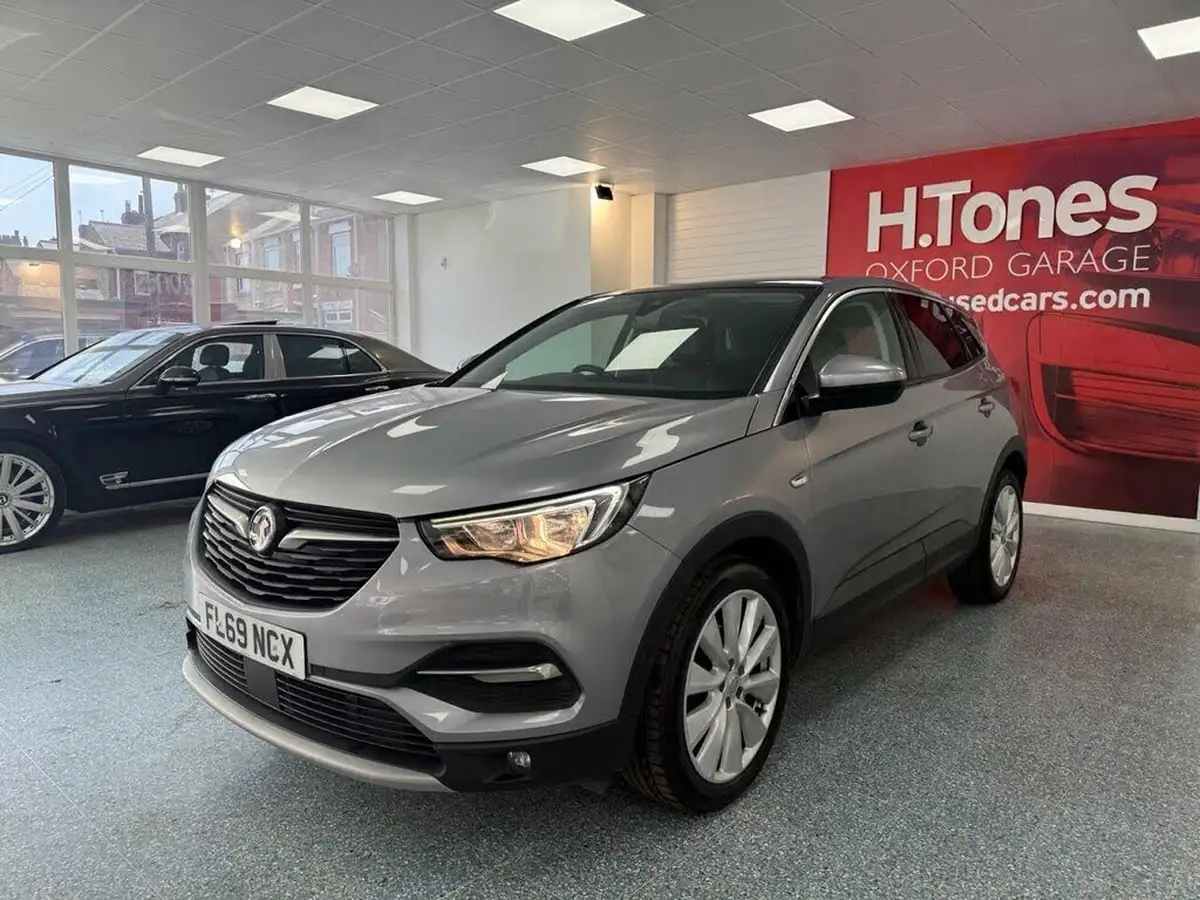 2019-vauxhall-grandland-x-12-elite-nav-big-23