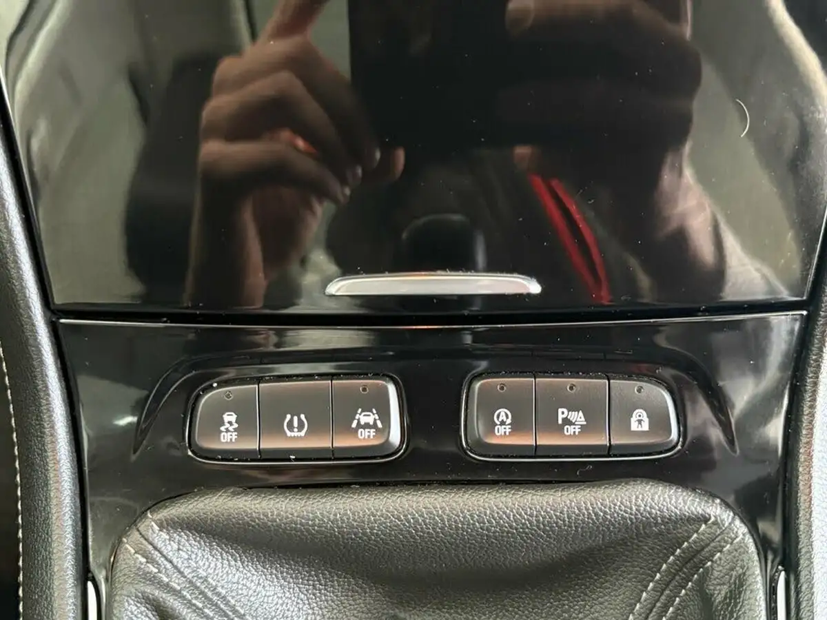 2019-vauxhall-grandland-x-12-elite-nav-big-47