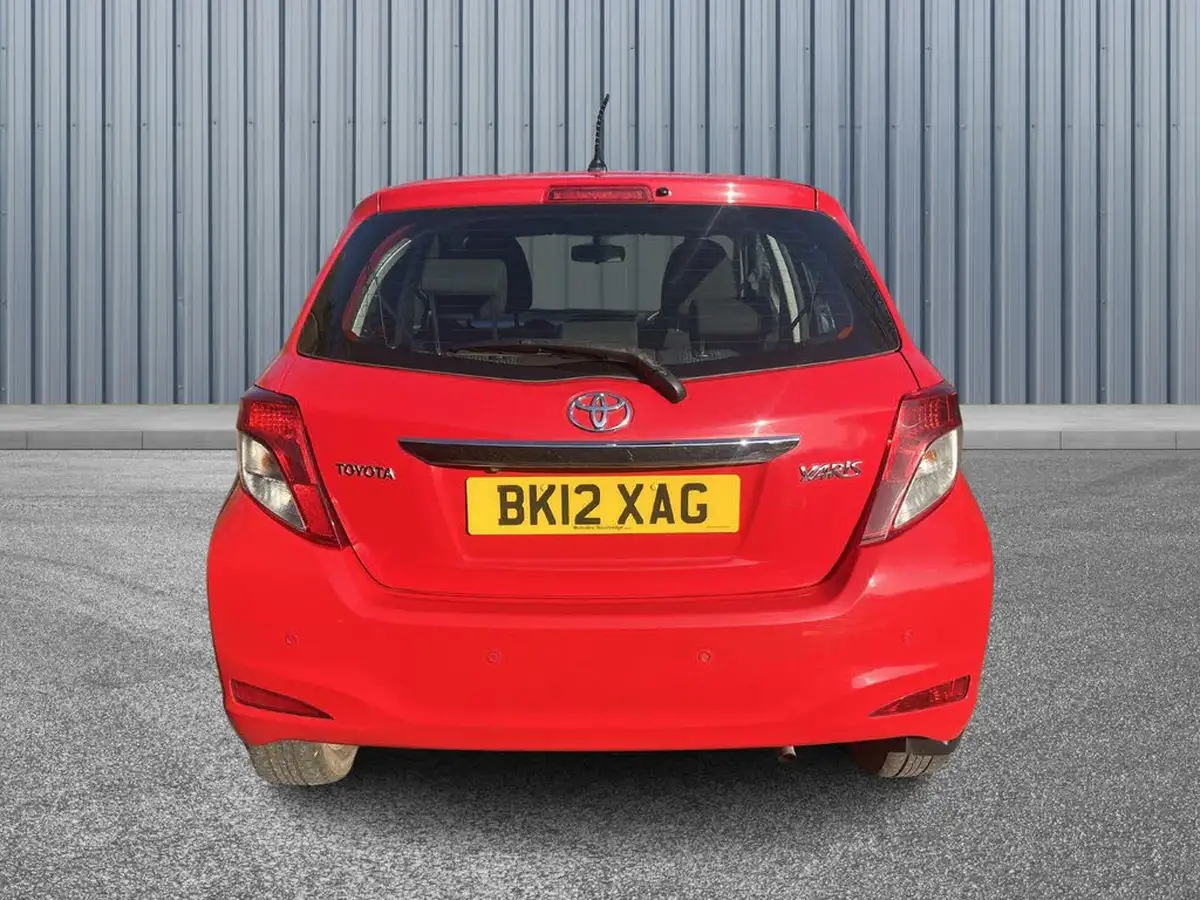 2012-toyota-yaris-10-tr-touch-go-5d-big-4