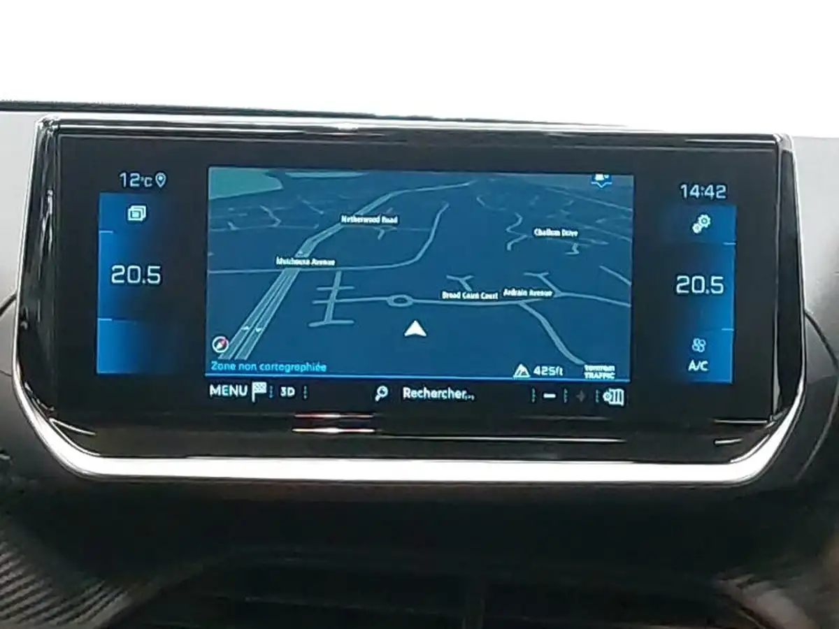 2022-peugeot-208-12-puretech-allure-premium-100ps-big-10