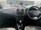 2015-dacia-sandero-09-laureate-small-10