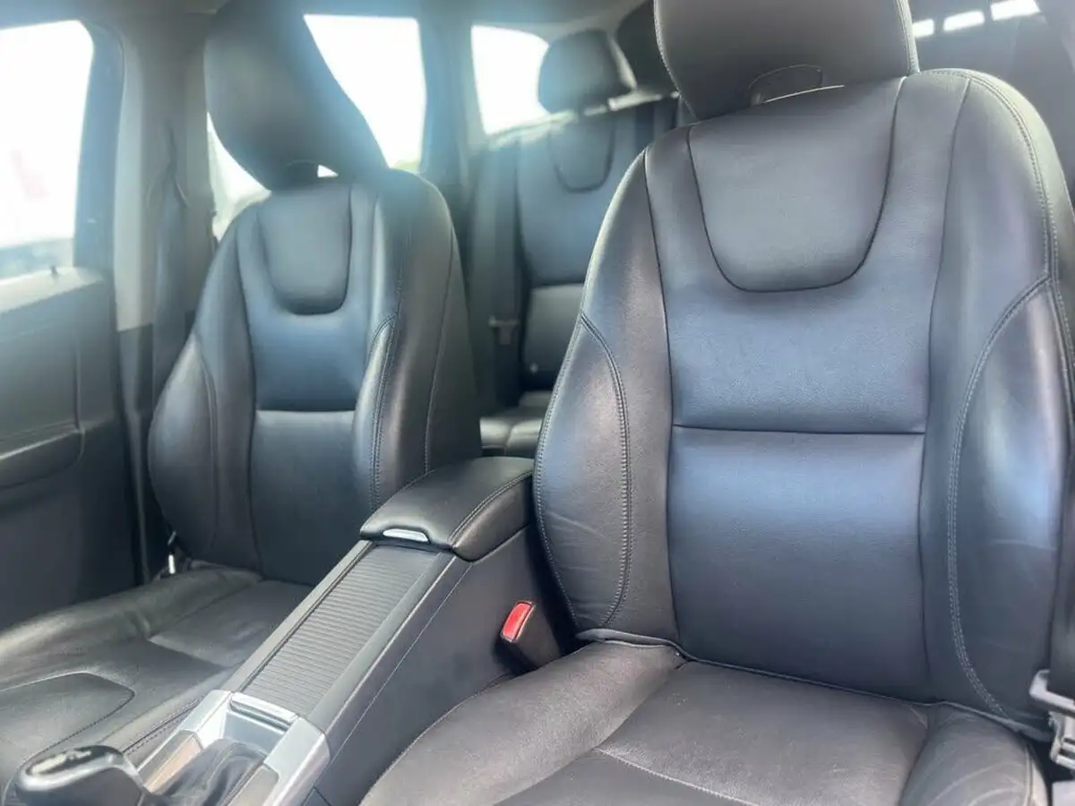 2015-volvo-xc60-24td-d4-se-181bhp-nav-geartronic-big-14