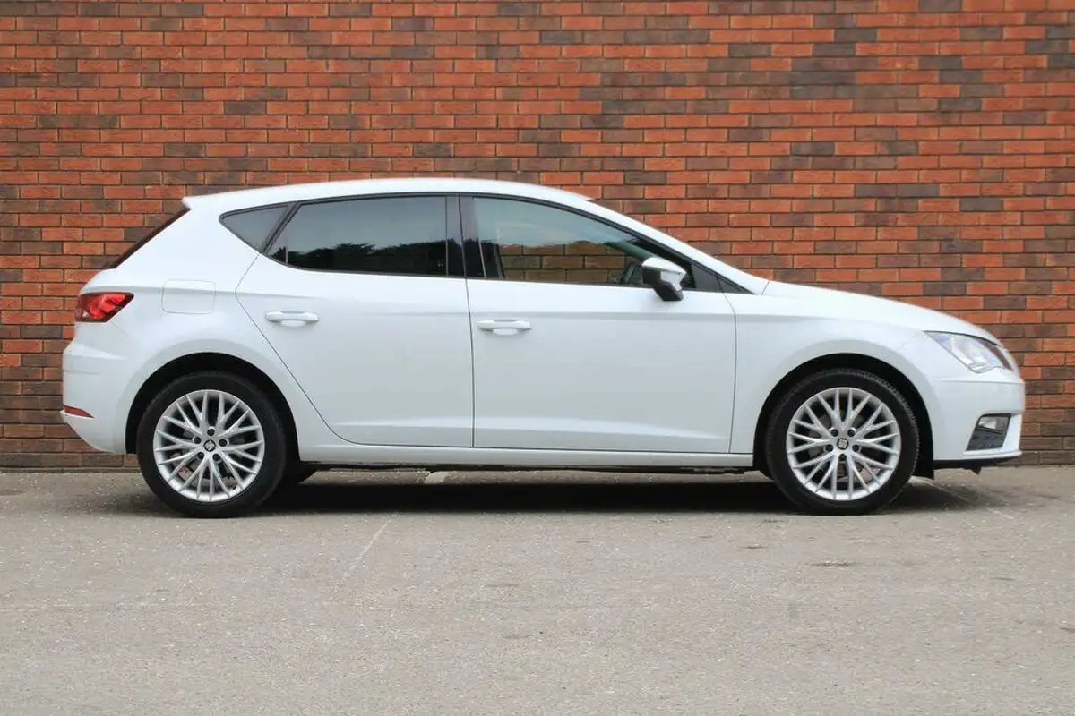 2018-seat-leon-12-tsi-se-dynamic-technology-hatchback-big-1