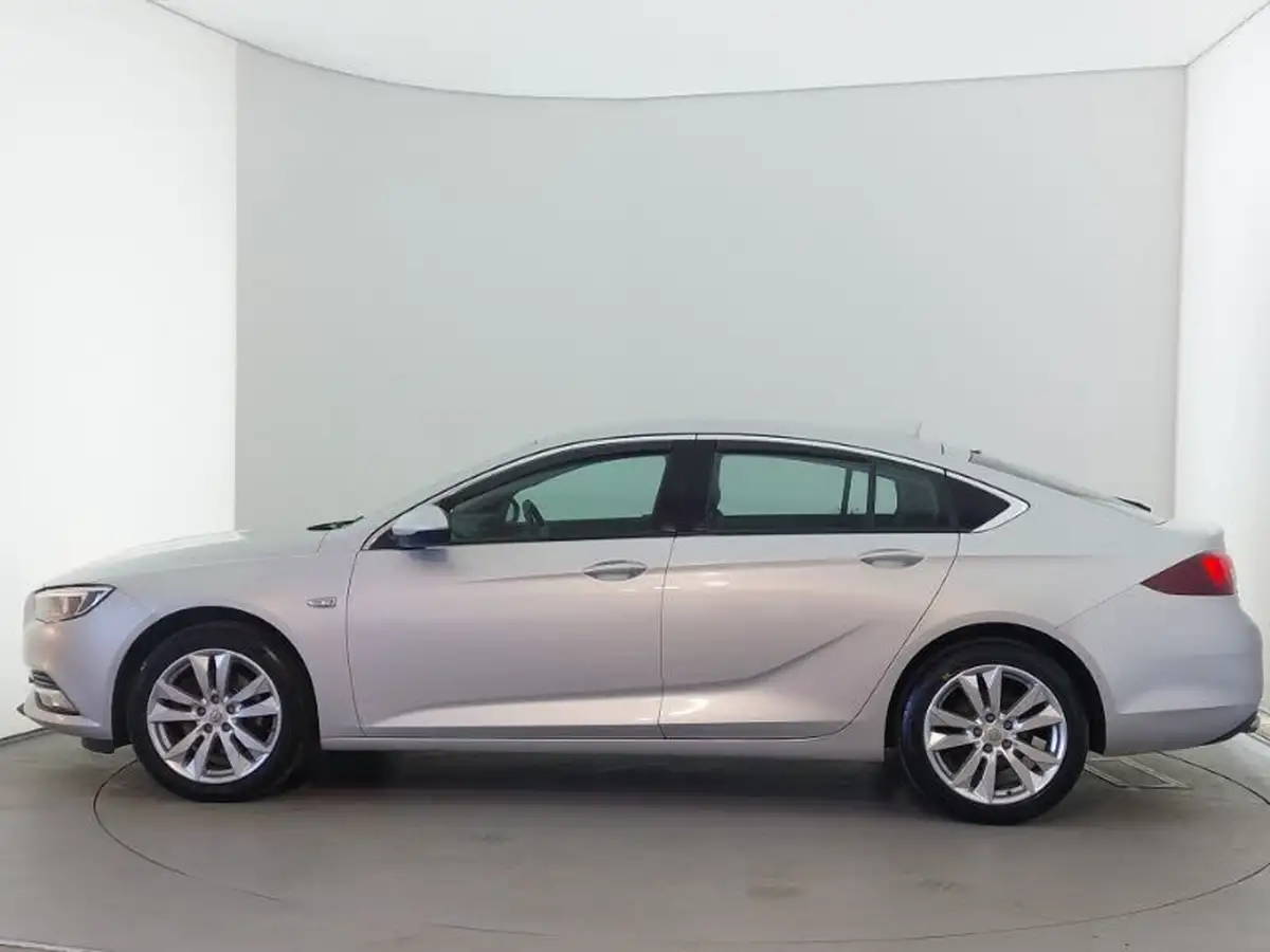 2018-vauxhall-insignia-grand-sport-20td-tech-line-nav-big-3