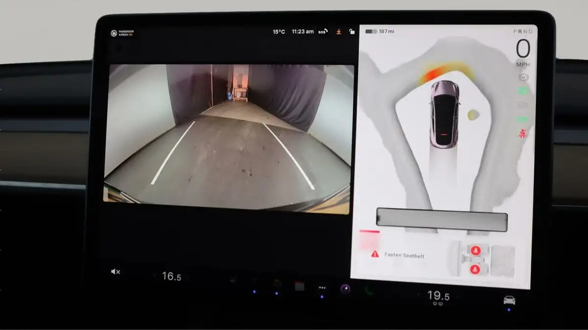 2022-tesla-model-y-e-long-range-big-24