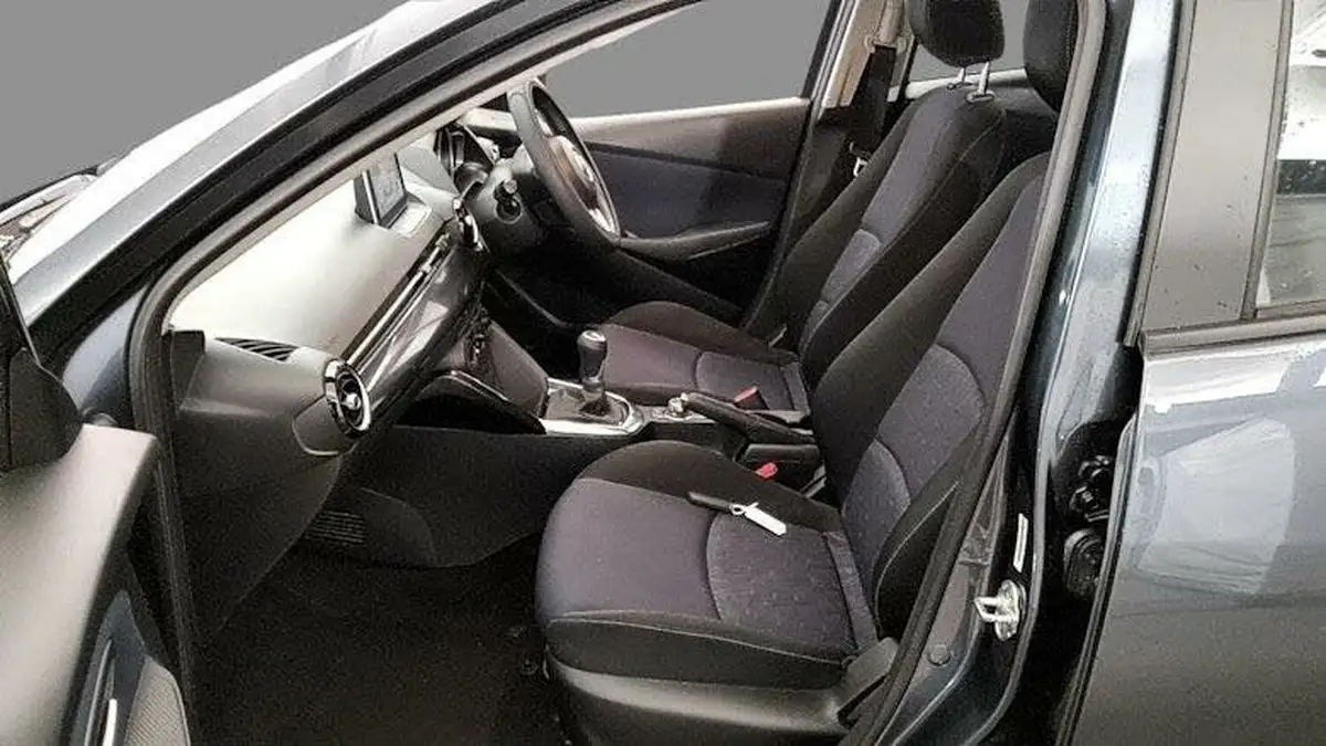 2015-mazda-mazda2-15-se-l-90ps-big-22