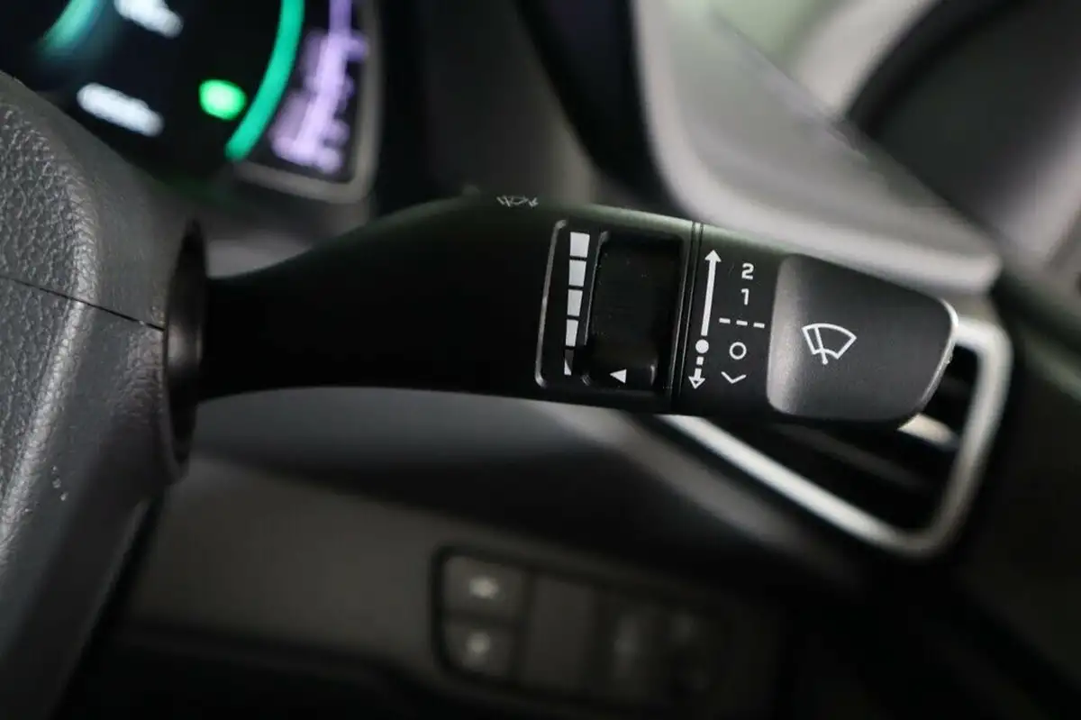 2021-hyundai-ioniq-16-gdi-premium-hybrid-big-15