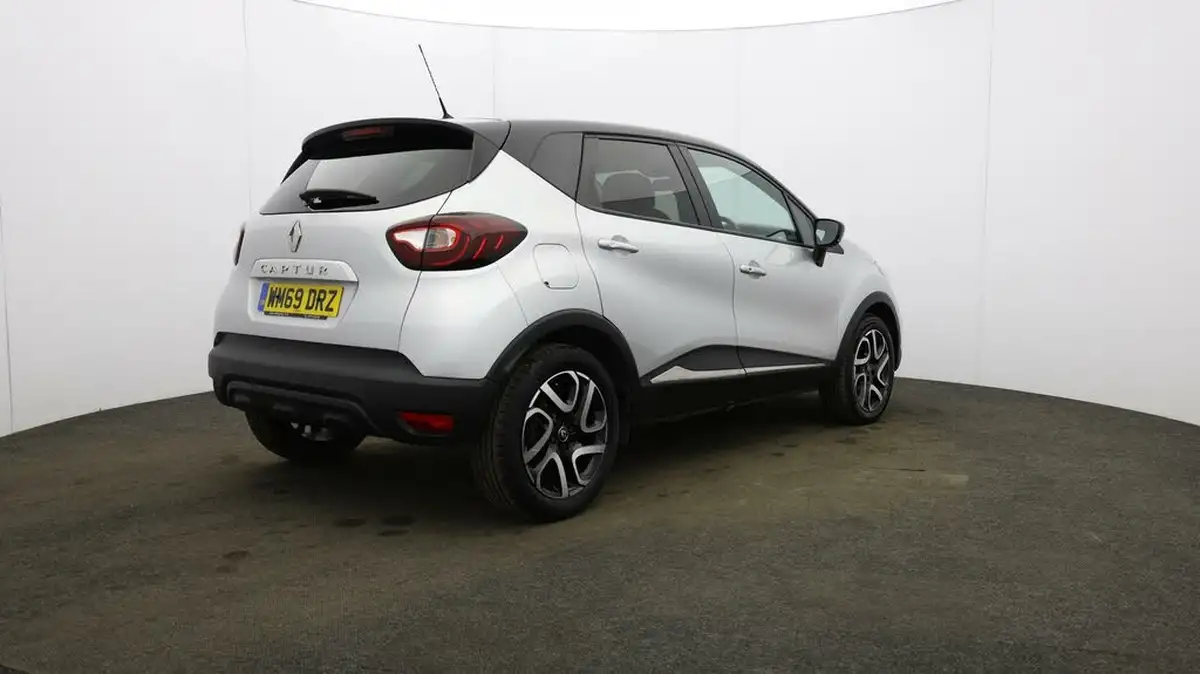 2020-renault-captur-09-tce-iconic-big-6