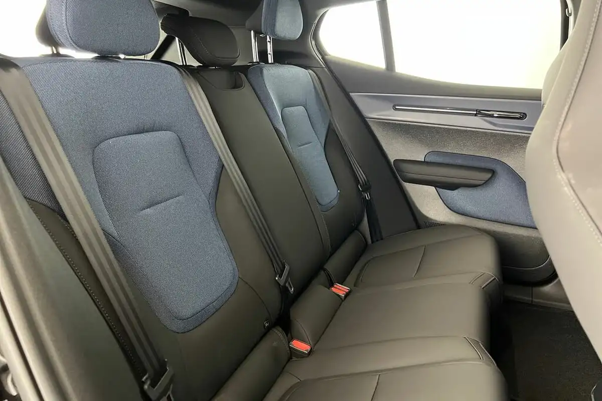 2024-volvo-ex30-e-single-motor-plus-extended-range-big-33