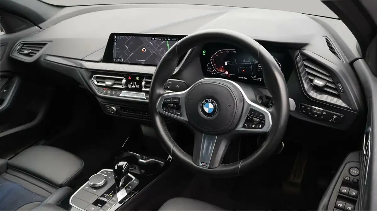 2022-bmw-1-series-15-118i-m-sport-lcp-dct-big-9