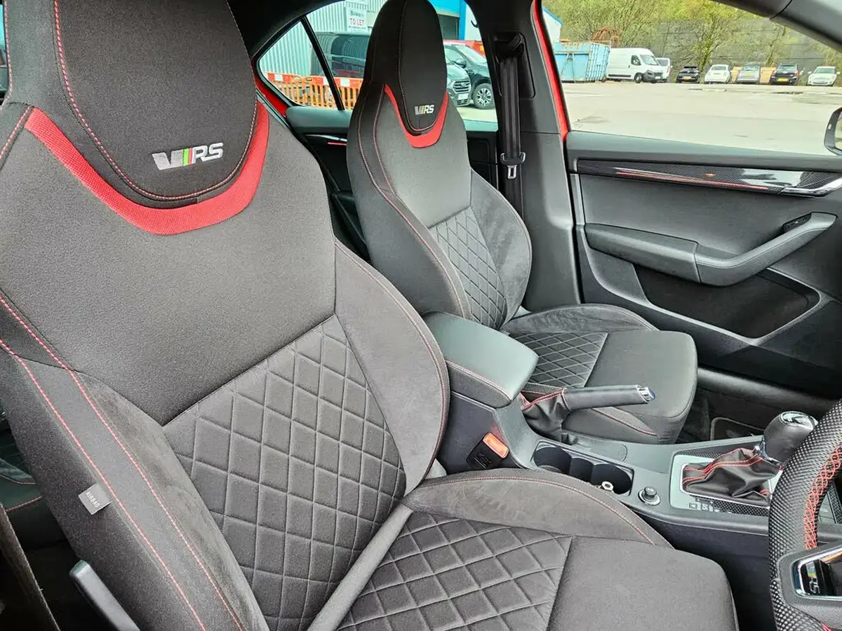2019-skoda-octavia-20-tsi-vrs-hatchback-dsg-big-2