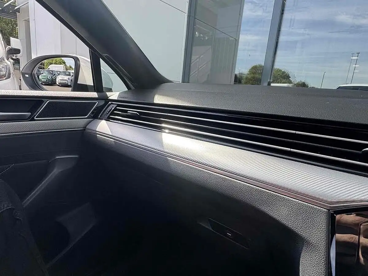 2020-volkswagen-passat-15-tsi-r-line-estate-5d-dsg-big-40