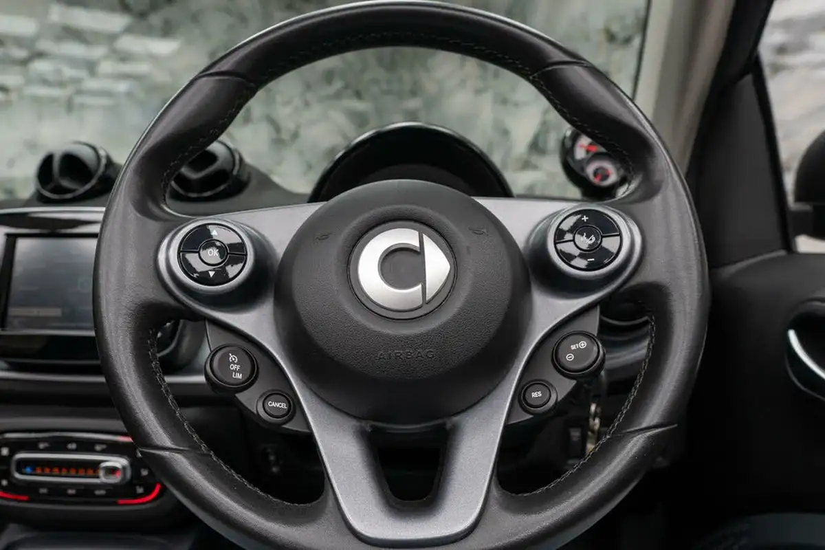 2018-smart-fortwo-10-prime-70bhp-premiumss-cabriolet-twinamic-big-21