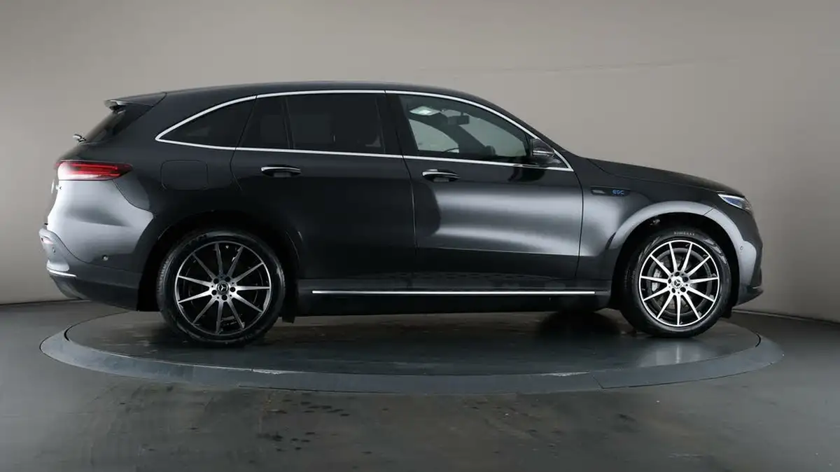 2022-mercedes-benz-eqc-e-eqc-400-amg-line-big-61