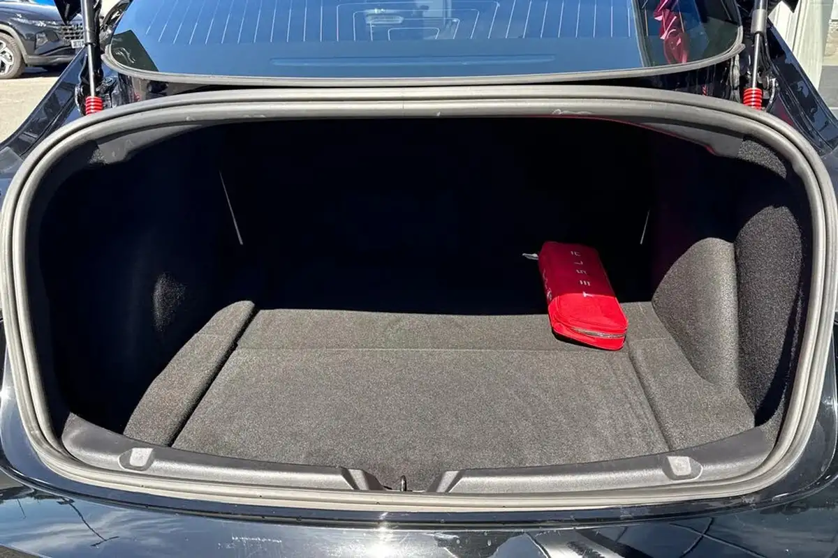 2020-tesla-model-3-e-performance-big-6