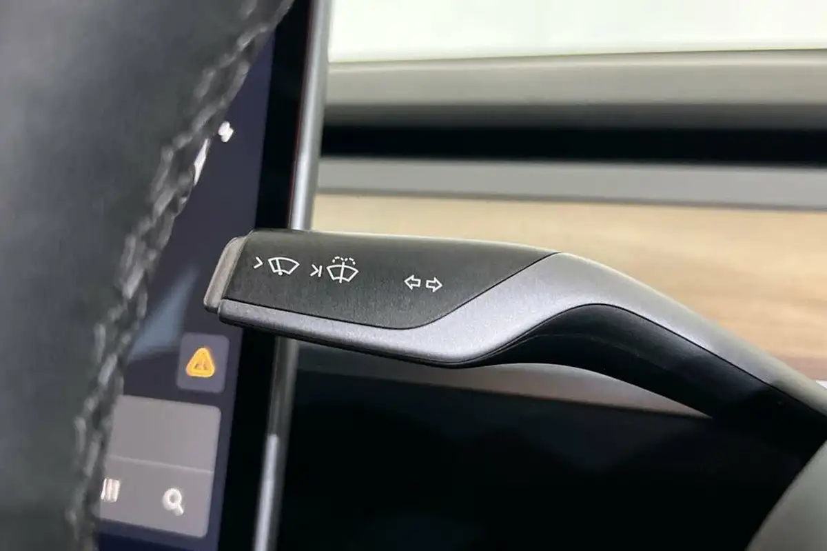 2021-tesla-model-3-e-long-range-awd-big-23