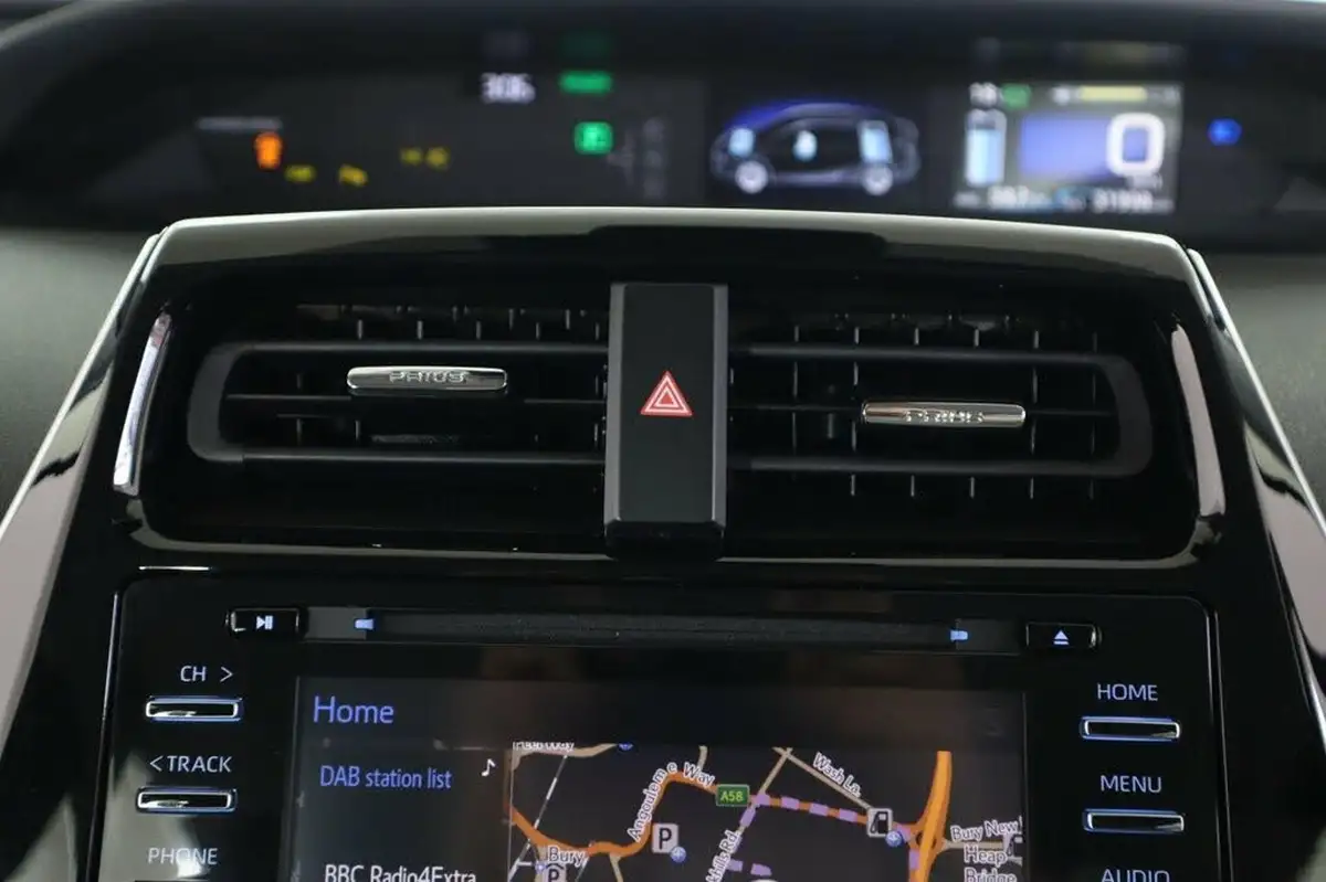 2019-toyota-prius-18-vvt-i-excel-cvt-big-32