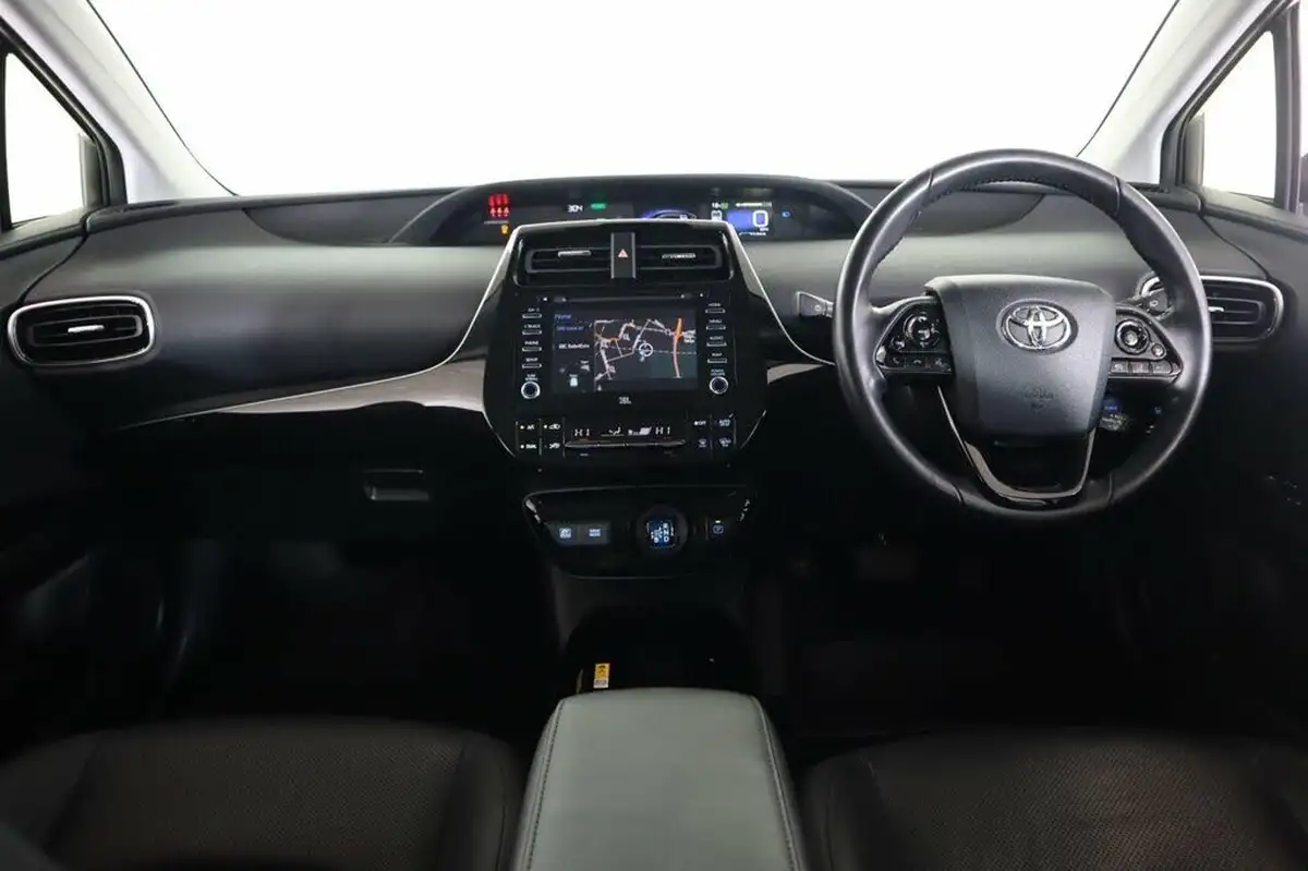 2019-toyota-prius-18-vvt-i-excel-cvt-big-8