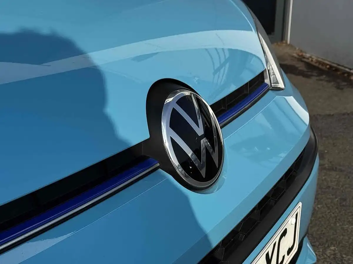 2022-volkswagen-up-e-e-up-big-6