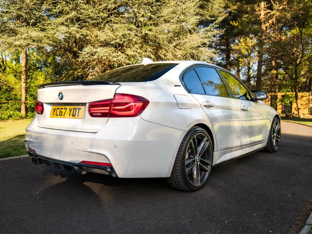 2017-bmw-3-series-20-330e-m-sport-shadow-edition-big-21