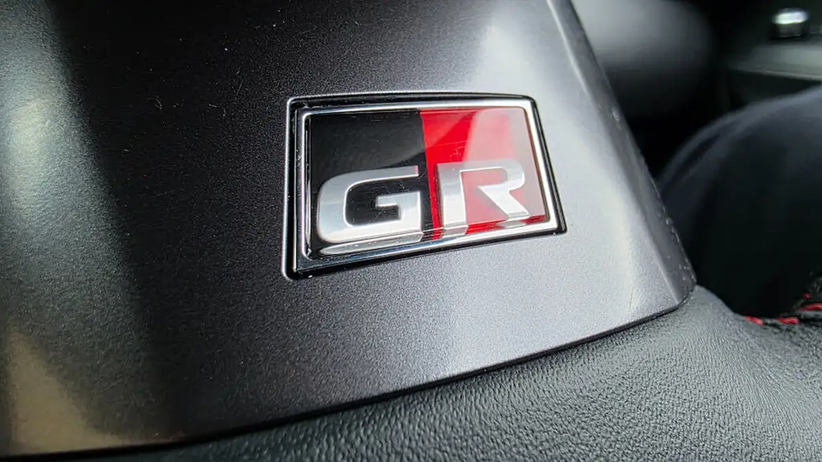 2021-toyota-yaris-16-gr-circuit-pack-big-29