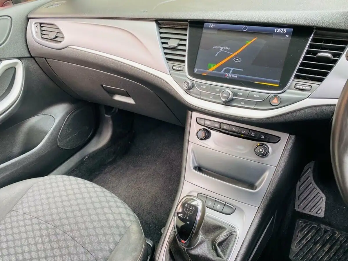 2018-vauxhall-astra-10i-turbo-tech-line-nav-ssecotec-hatchback-big-24