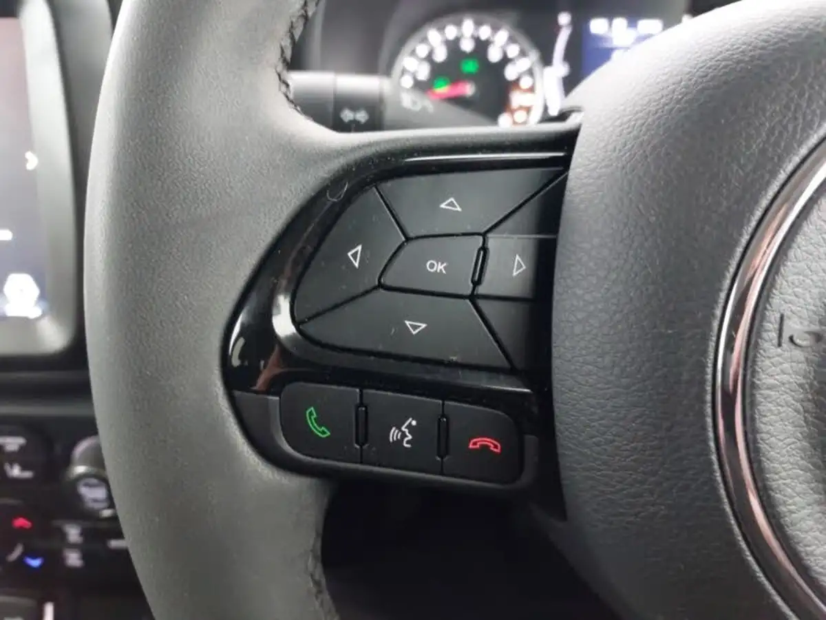 2022-jeep-renegade-13-gse-night-eagle-big-17