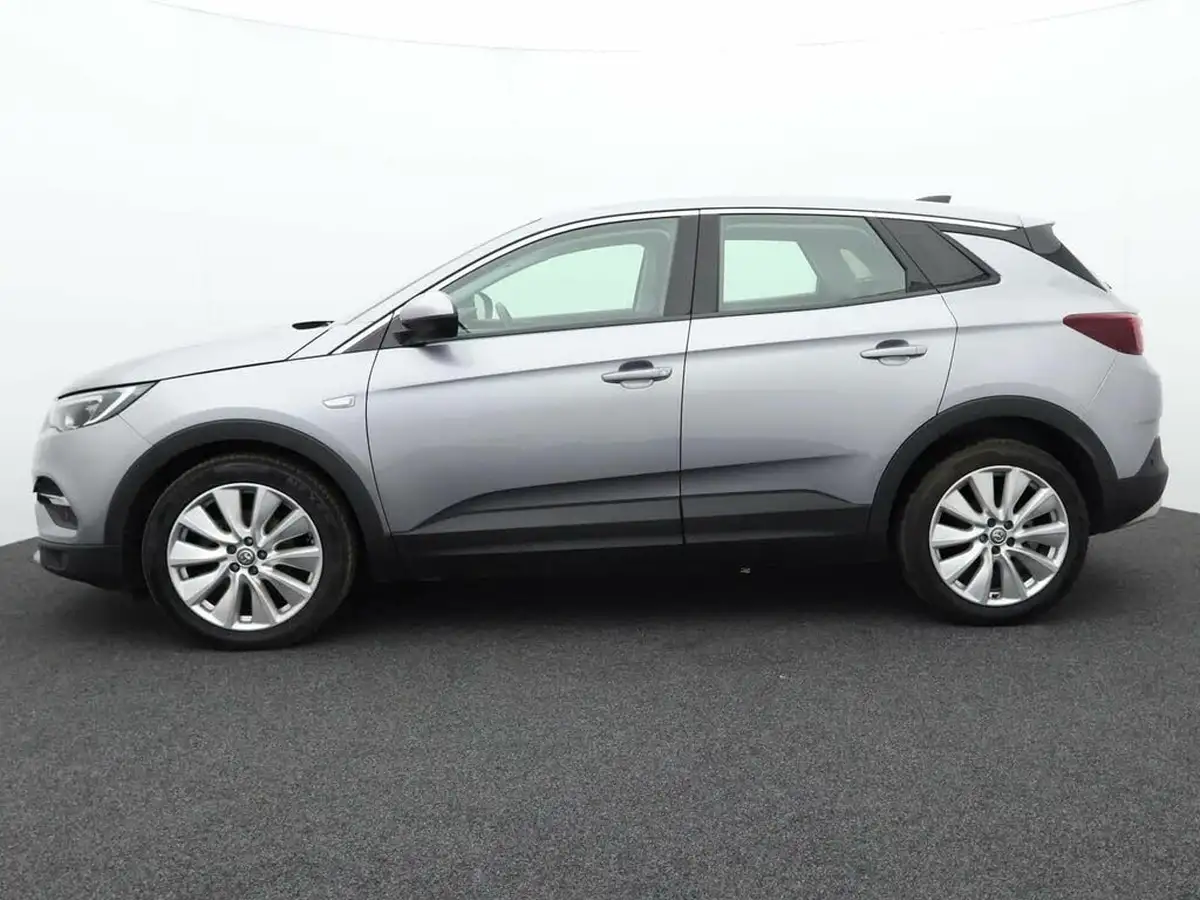 2020-vauxhall-grandland-x-12-elite-nav-big-3