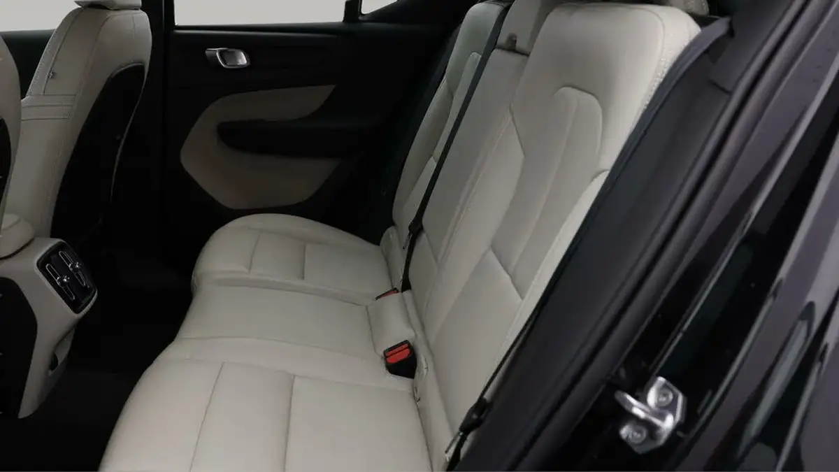 2021-volvo-xc40-15-t3-inscription-pro-163bhp-big-15