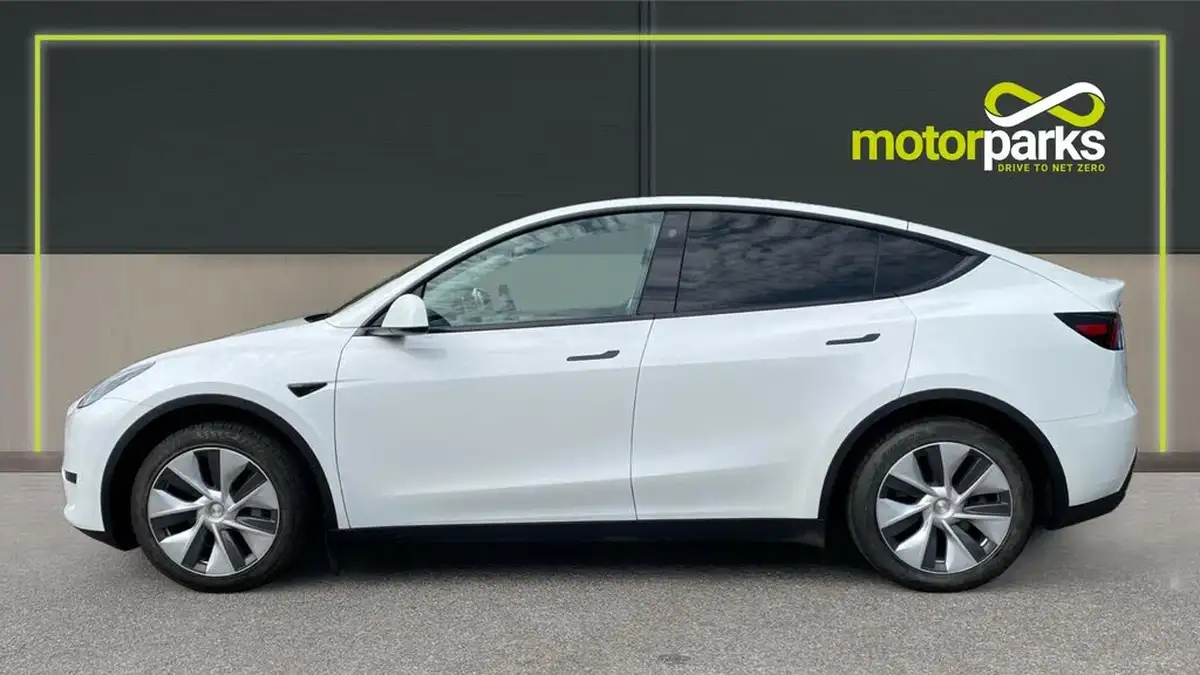 2023-tesla-model-y-e-rwd-big-5