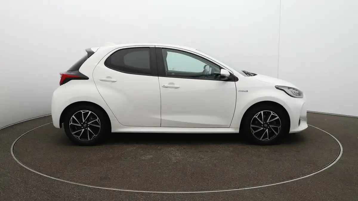 2021-toyota-yaris-15-vvt-i-design-big-43